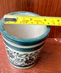 Alternative view of Ceramic Pot - Round